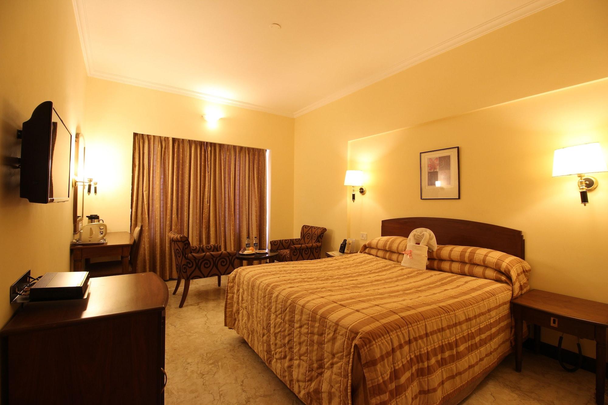Beverly Hotel Chennai Exterior foto